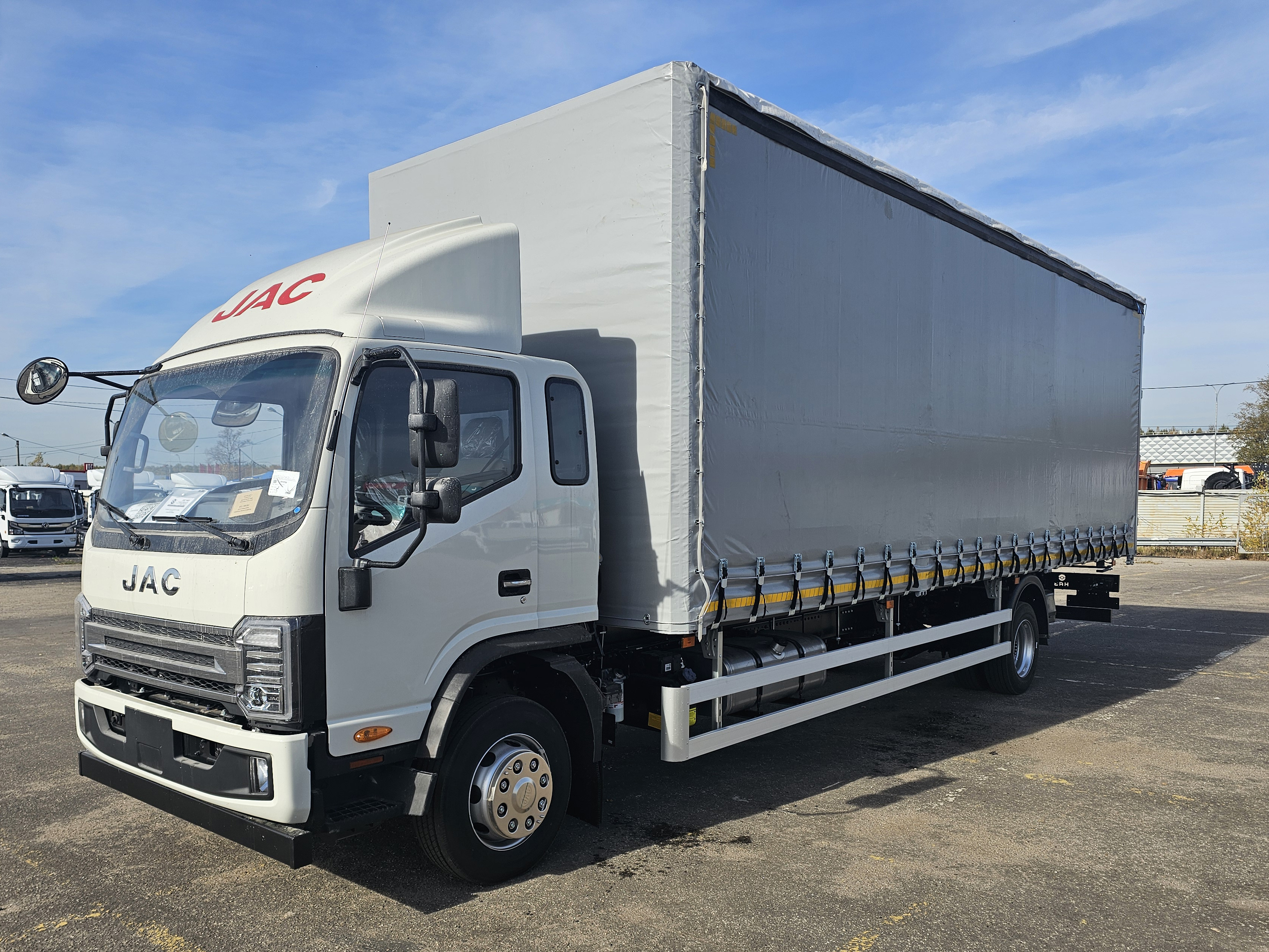 Шторный фургон JAC N120N 7,5х2,55х2,8 м